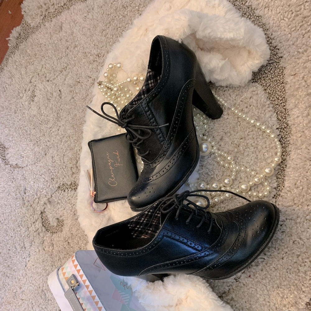 American Eagle shoes